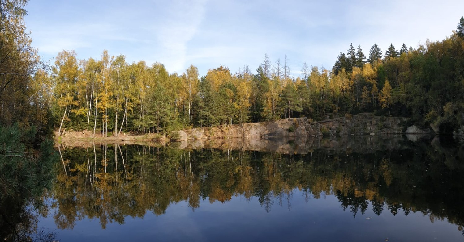 The flooded quarry at Lipnice